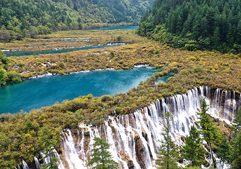 Parque Nacional Jiuzhaigou reabrirá a visitantes