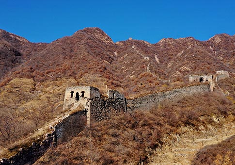 Paisaje invernal en la Gran Muralla de Baiyangyu en Hebei