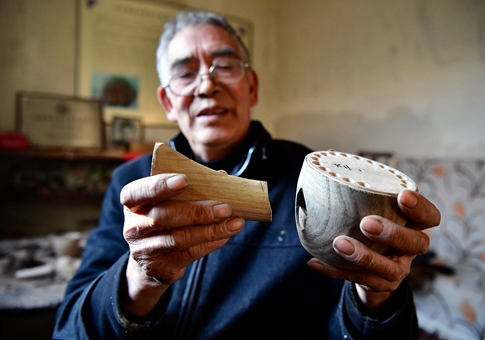Fabricación del Sheng, instrumento musical de aliento tradicional chino