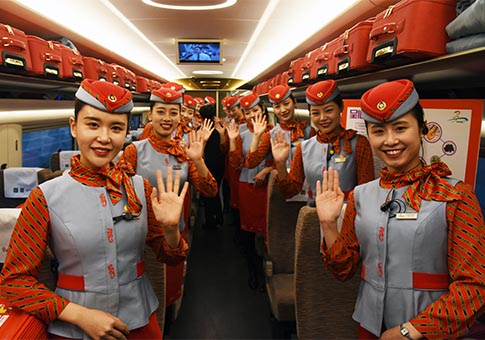 Tren de experiencia turística de una línea de ferrocarril de alta velocidad circula ocho ciudades de Shandong