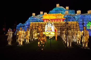 El tradicional Festival de Luces de China en el Parque Fénix