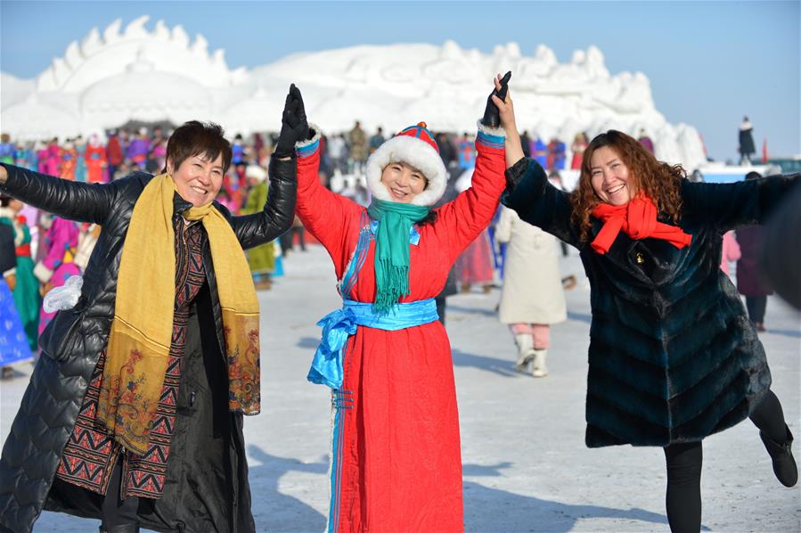 Mongolia Interior: El 13 festival turístico y de pesca de invierno en Chifeng