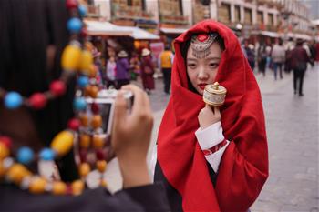 Más de 40 millones de turistas locales y extranjeros visitan el Tíbet en 2019
