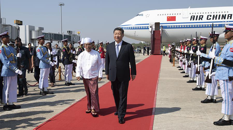 Xi llega a Naypyitaw para una visita de Estado a Myanmar