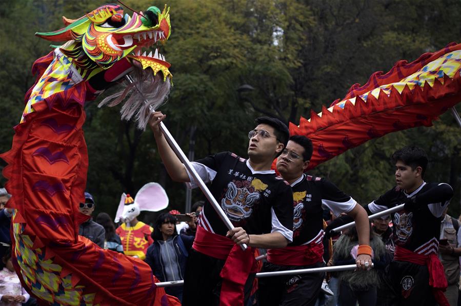 Se lleva a cabo concurso de disfraces para celebrar el próximo Año chino de la Rata en la Ciudad de México