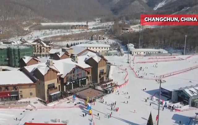 Entrenador internacional ayuda a promover el esquí en el noreste de China