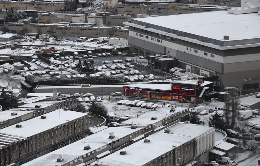La ciudad de Estambul cubierta de nieve en Turquía