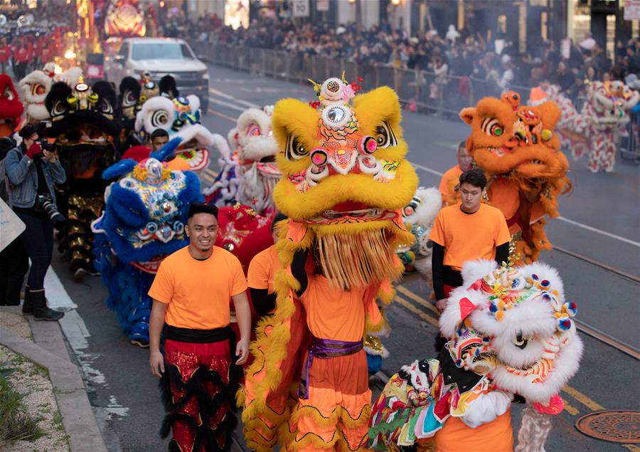 Desfile en celebración del Año Nuevo Lunar chino en San Francisco