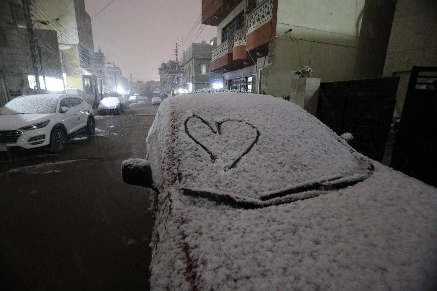 Irak: Rara nevada en la ciudad de Bagdad