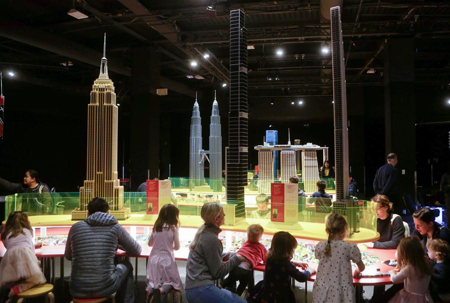 Canadá: Exposición Torres del Futuro con Bloques de LEGO en Vancouver
