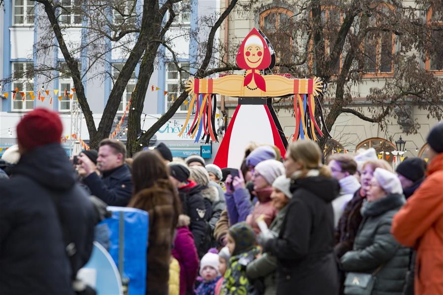 El Festival Maslenitsa en Riga, Letonia