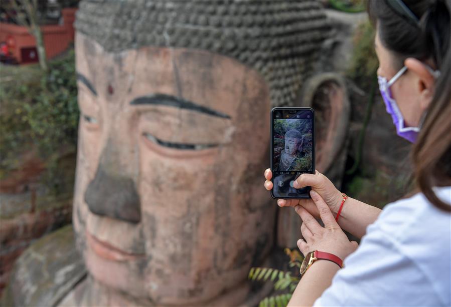 El Buda gigante en Sichuan vuelve a abrirse a turistas