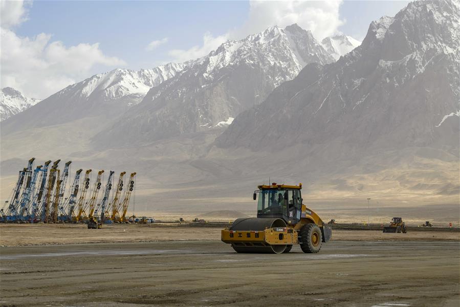 Construcción del Aeropuerto Taxkorgan en Kashgar, Xinjiang