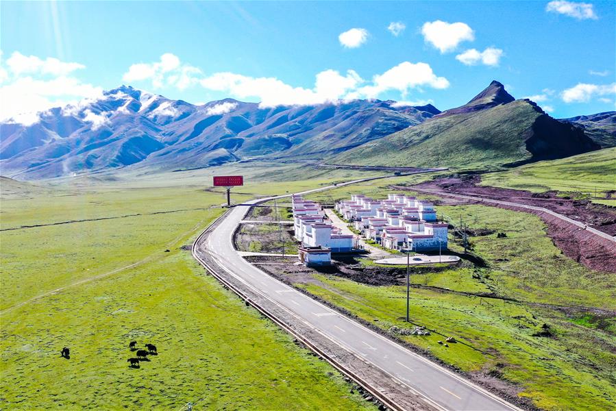 Tíbet: Esfuerzos de alivio de pobreza en Qamdo