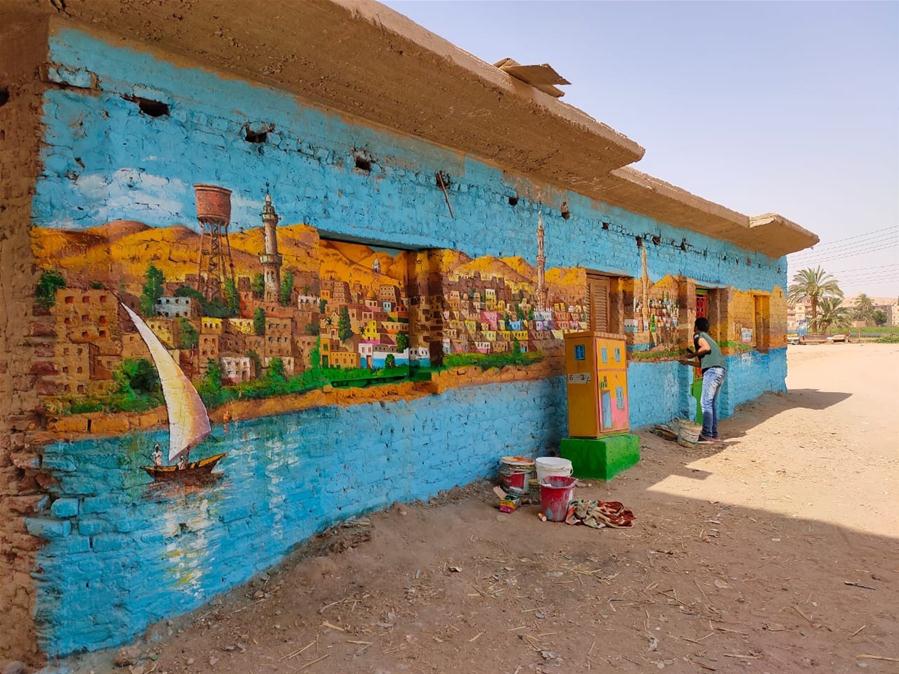 Egipto: Maestro de arte decide convertir su poblado en museo al aire libre