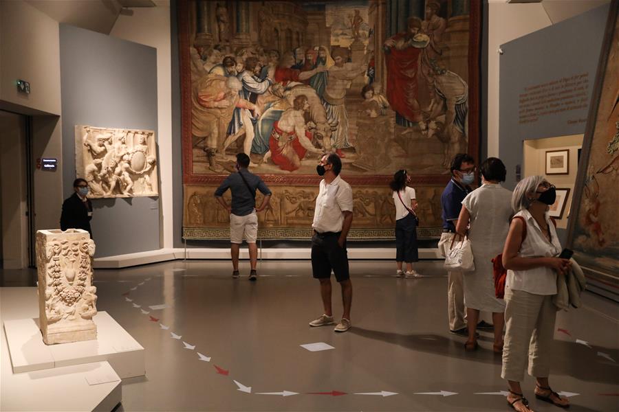 Exposición "Raffaello 1520-1483" reabre al público en Italia