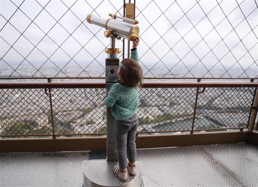 La cima de la Torre Eiffel reabre al público