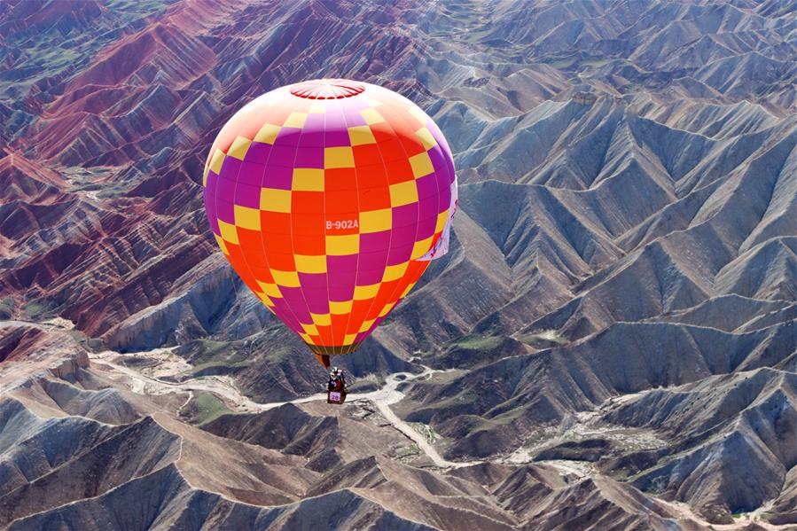 Gansu: Inicia festival internacional de globos aerostáticos en Zhangye