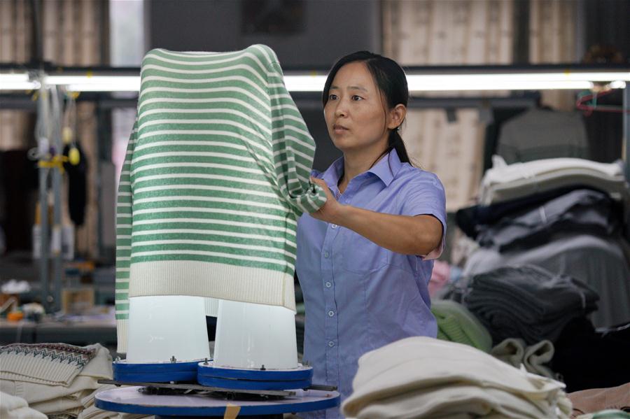 Hebei: Empresas fabricantes de productos de cachemira intensifican producción para satisfacer necesidades de mercados