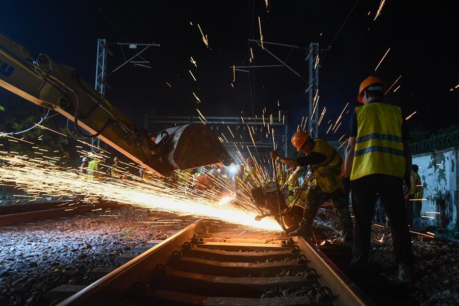 Zhejiang: Constructores trabajan en proyecto de renovación de estación de ferrocarril de Jiaxing