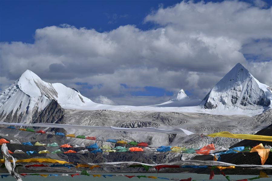 Montaña Sapukonglagabo en Tíbet