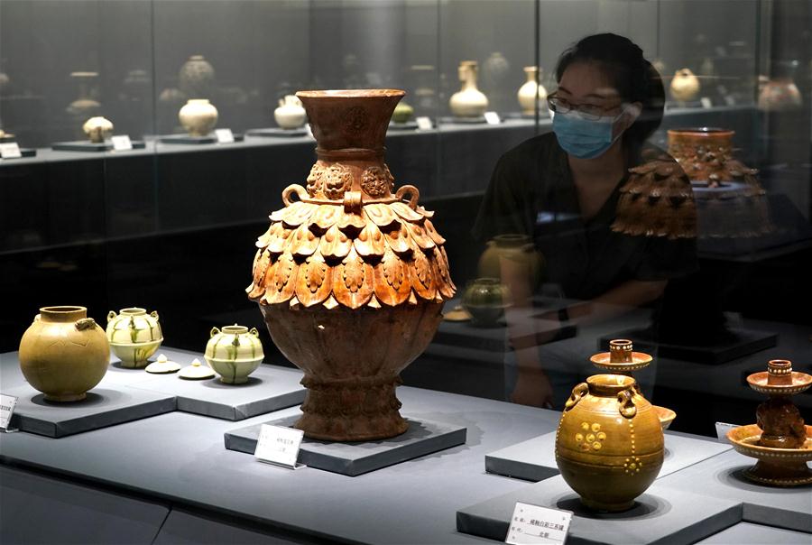 Exposición de cerámicas en Zhengzhou, Henan