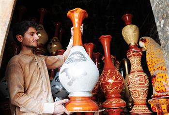 Pakistán: Objetos de cerámica en Peshawar