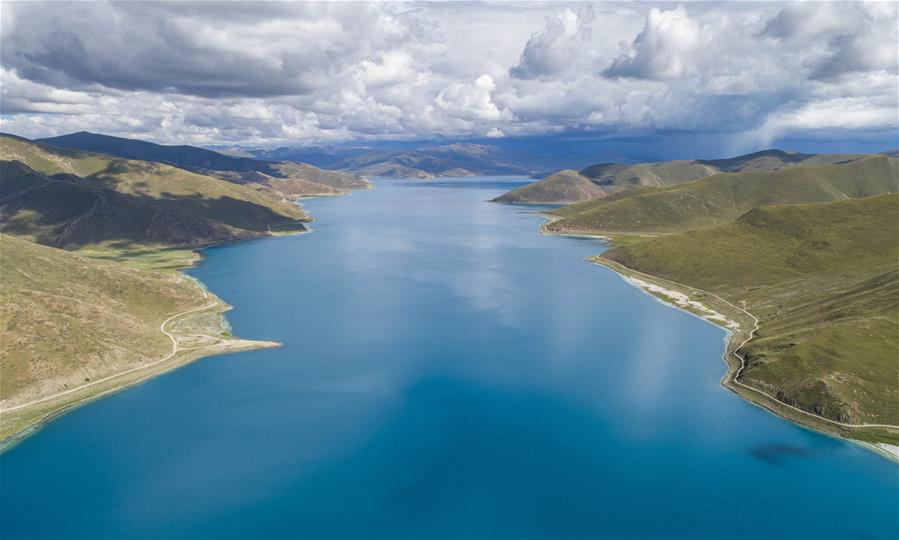 Lago Yamzbog Yumco en Tíbet