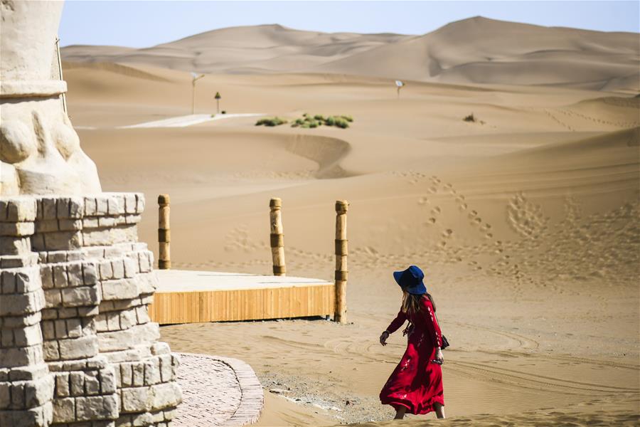 Xinjiang: Area escénica del desierto de Kum Tag en distrito de Shanshan de Turpan