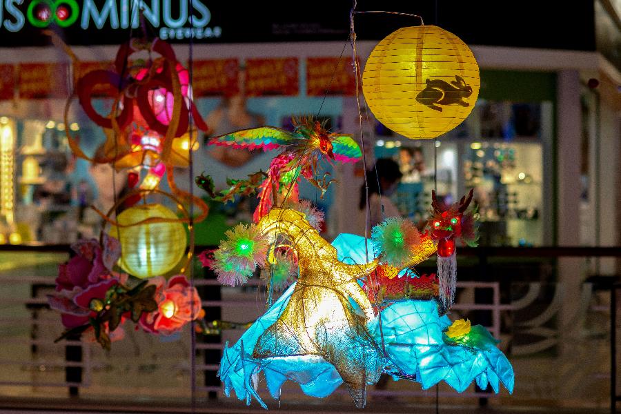 Concurso de elaboración de linternas para celebrar Festival de Medio Otoño en Kuala Lumpur, Malasia