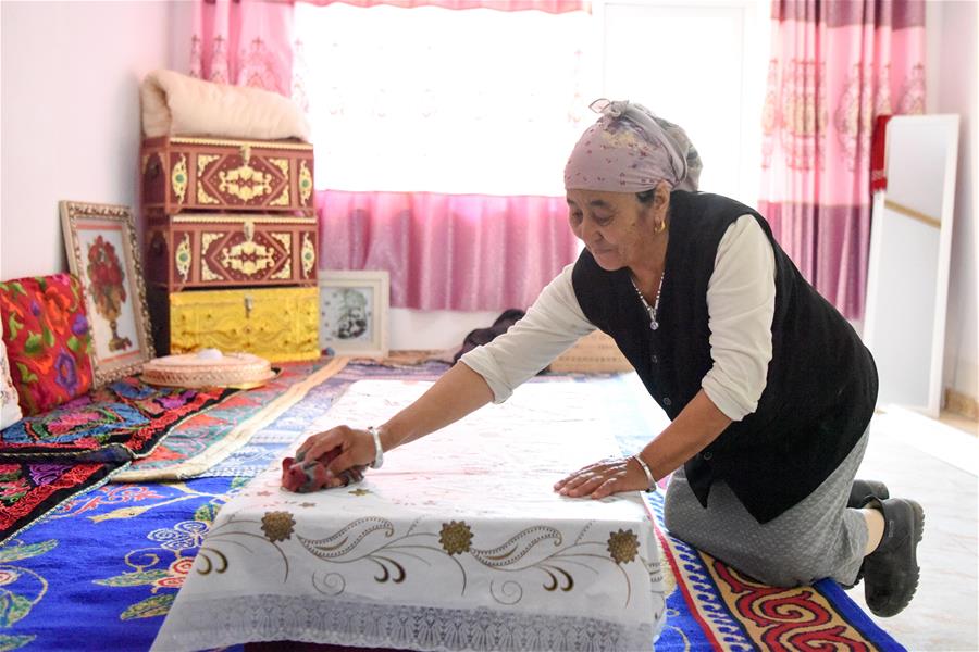 Proyecto de vivienda para beneficiar a pastores locales en Xinjiang
