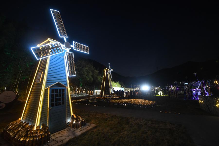 Zhejiang: Espectáculo de luces en aldea de Tangchang