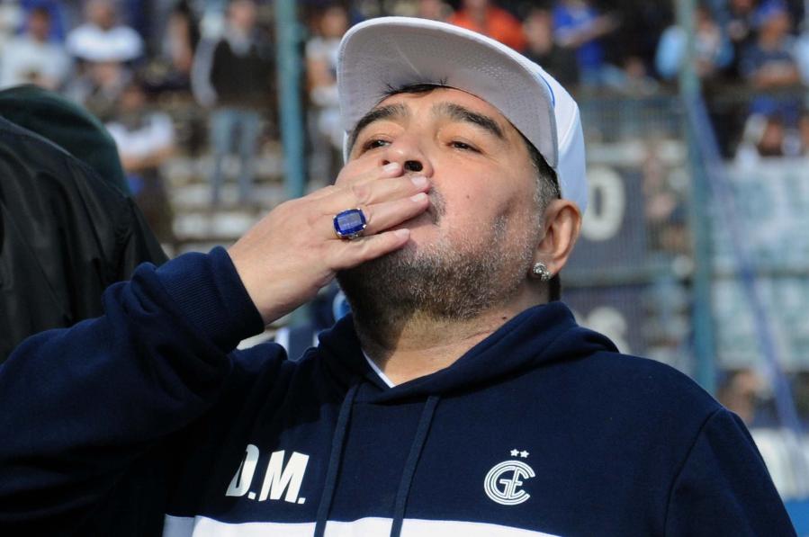 Muere Diego Maradona de un infarto