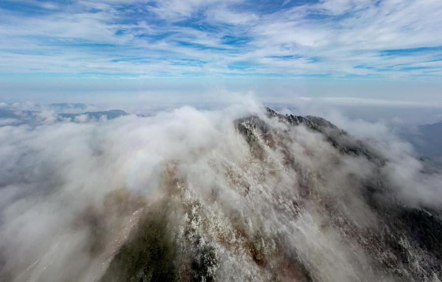 Anhui: Paisaje nevado de montaña Huoshan en Lu'an