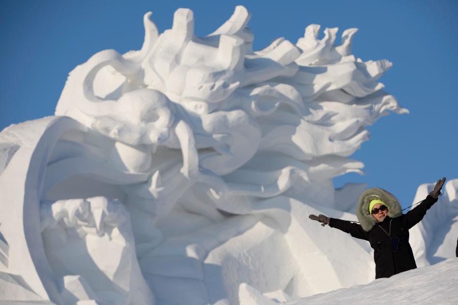 La 33 Exposición Internacional de Arte de Esculturas de Nieve Isla del Sol de Harbin