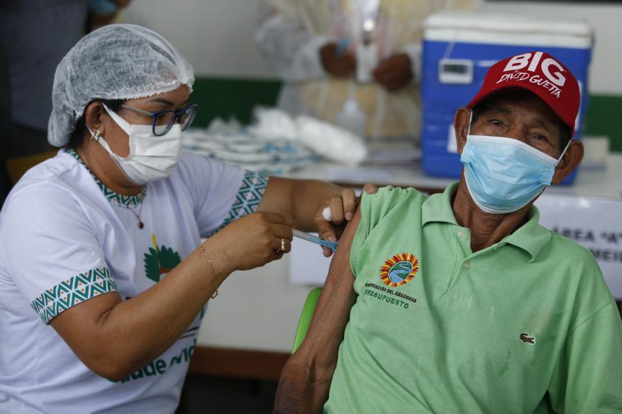 ESPECIAL: Inmunización con vacuna china CoronaVac trae esperanza a indígenas de Brasil