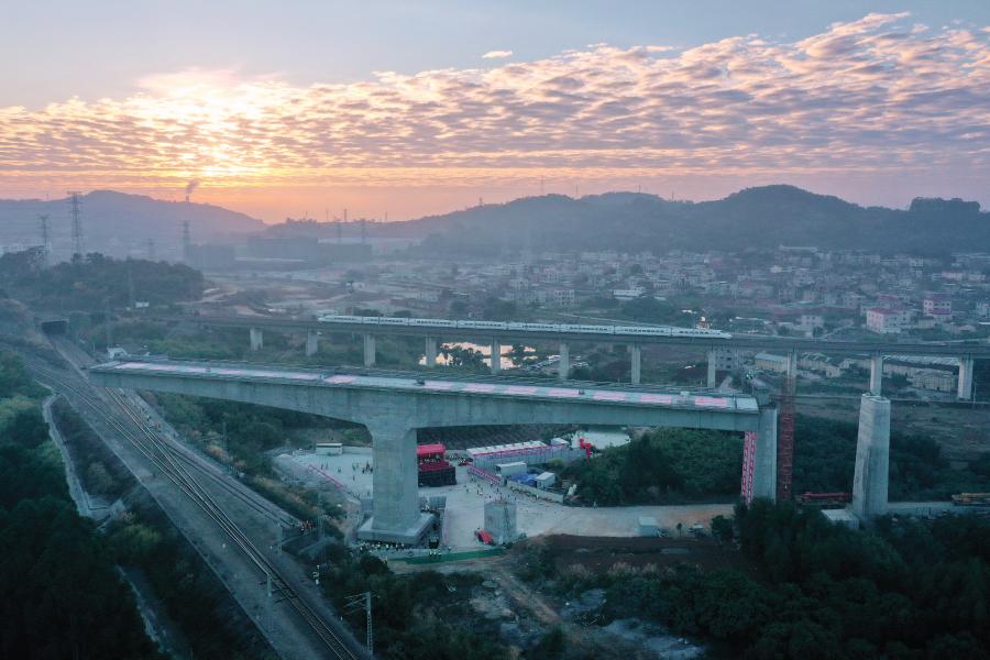 Vista aérea de una sección del Gran Puente de Jiulongjiang en Fujian