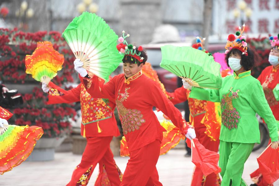 Hebei: Artistas folclóricas realizan actuaciones para recibir el próximo Festival de Linternas