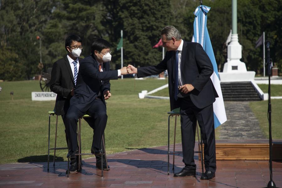 Argentina refuerza sistema de salud ante pandemia con donación de China de hospital móvil