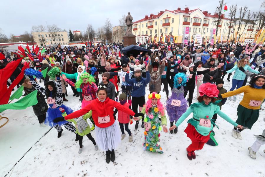 Carrera para conmemorar el Día Internacional de la Mujer celebrada en Zhodzina, Bielorrusia