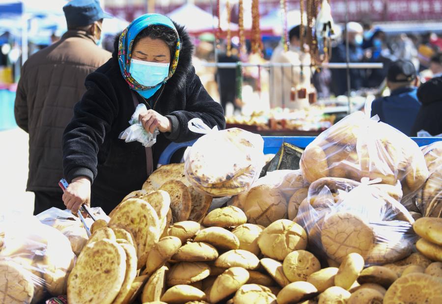 Bazar en la ciudad de Hami, Xinjiang