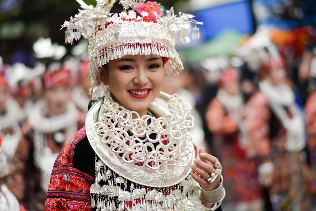 Celebran Festival de las Hermanas Miao en Taijiang, Guizhou