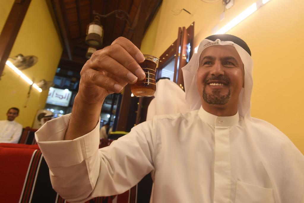 Restaurantes y cafeterías en Kuwait comienzan a recibir clientes para cenar
