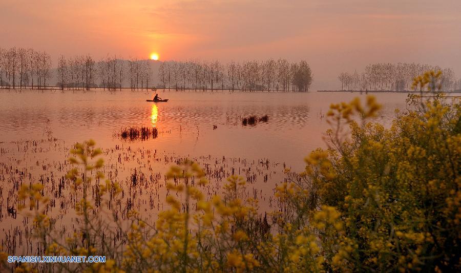 Anhui: Lago Wanfo en Condado Shucheng