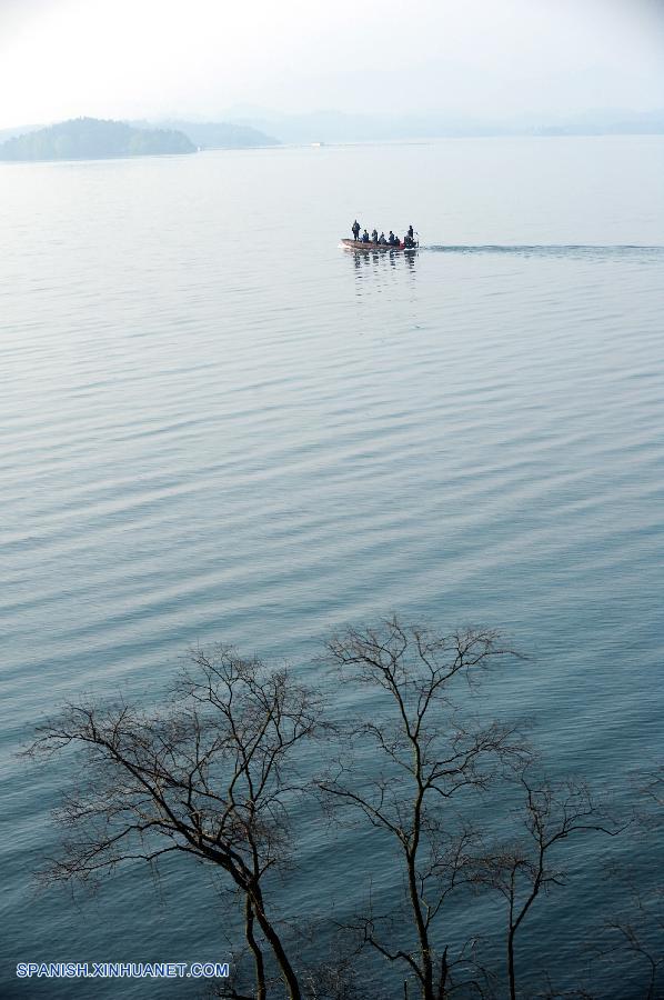 Anhui: Lago Wanfo en Condado Shucheng