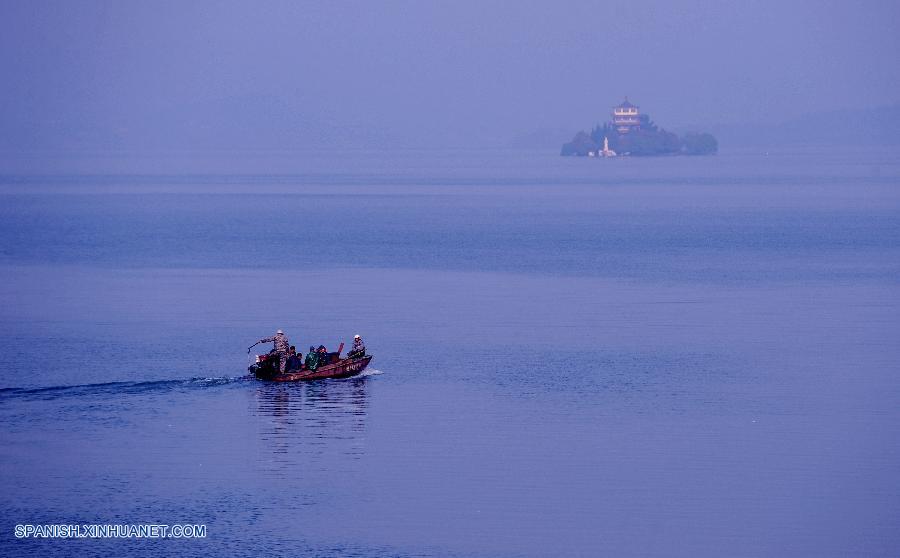 Anhui: Lago Wanfo en Condado Shucheng