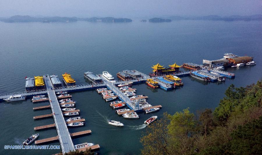 Anhui: Lago Wanfo en Condado Shucheng