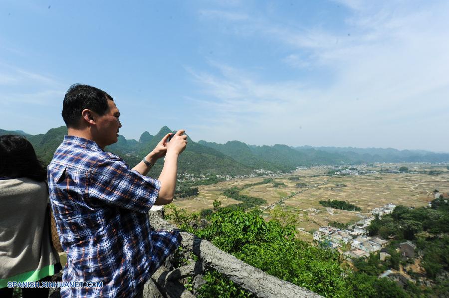 Guizhou: Bello paisaje de Wanfenglin en Xingyi