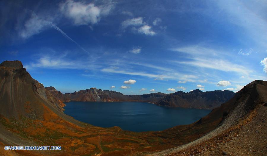 Jilin: Paisaje de Montaña Changbai en otoño