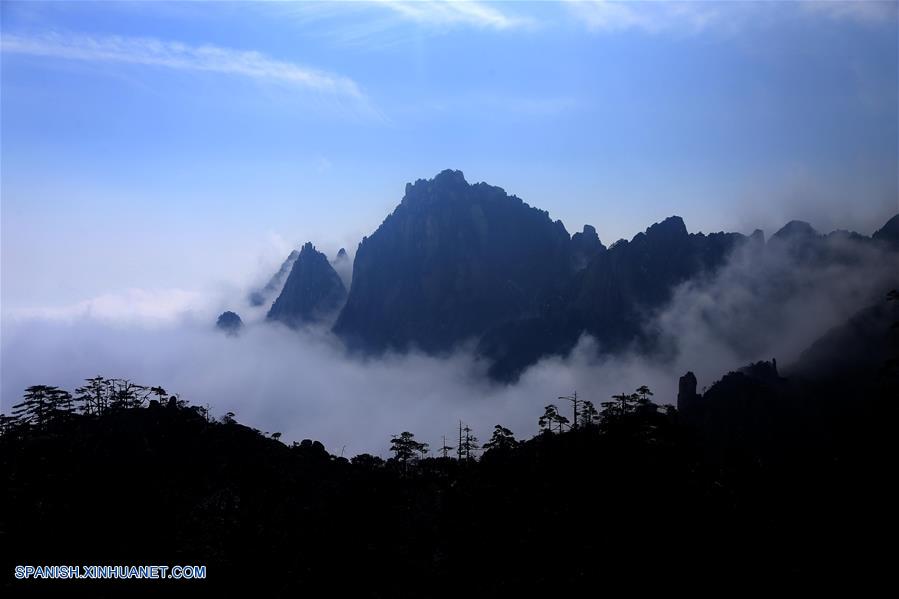 Anhui: 'Mar de nube' en Montaña Huangshan cubierta de nieves